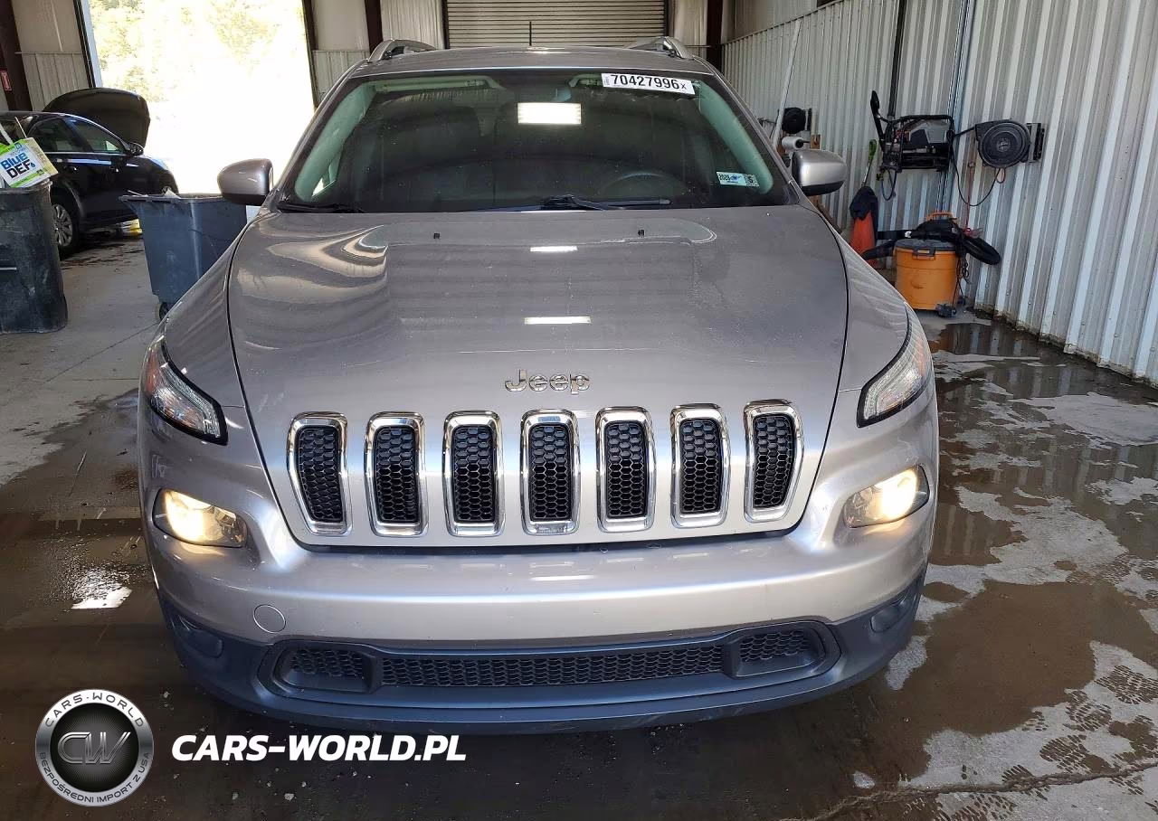 2015 Jeep Cherokee Latitude VIN:1C4PJMCS8FW577011 - 5
