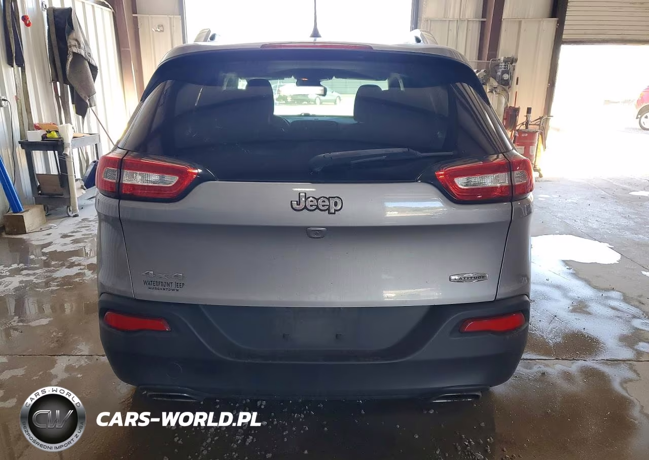 2015 Jeep Cherokee Latitude VIN:1C4PJMCS8FW577011 - 6