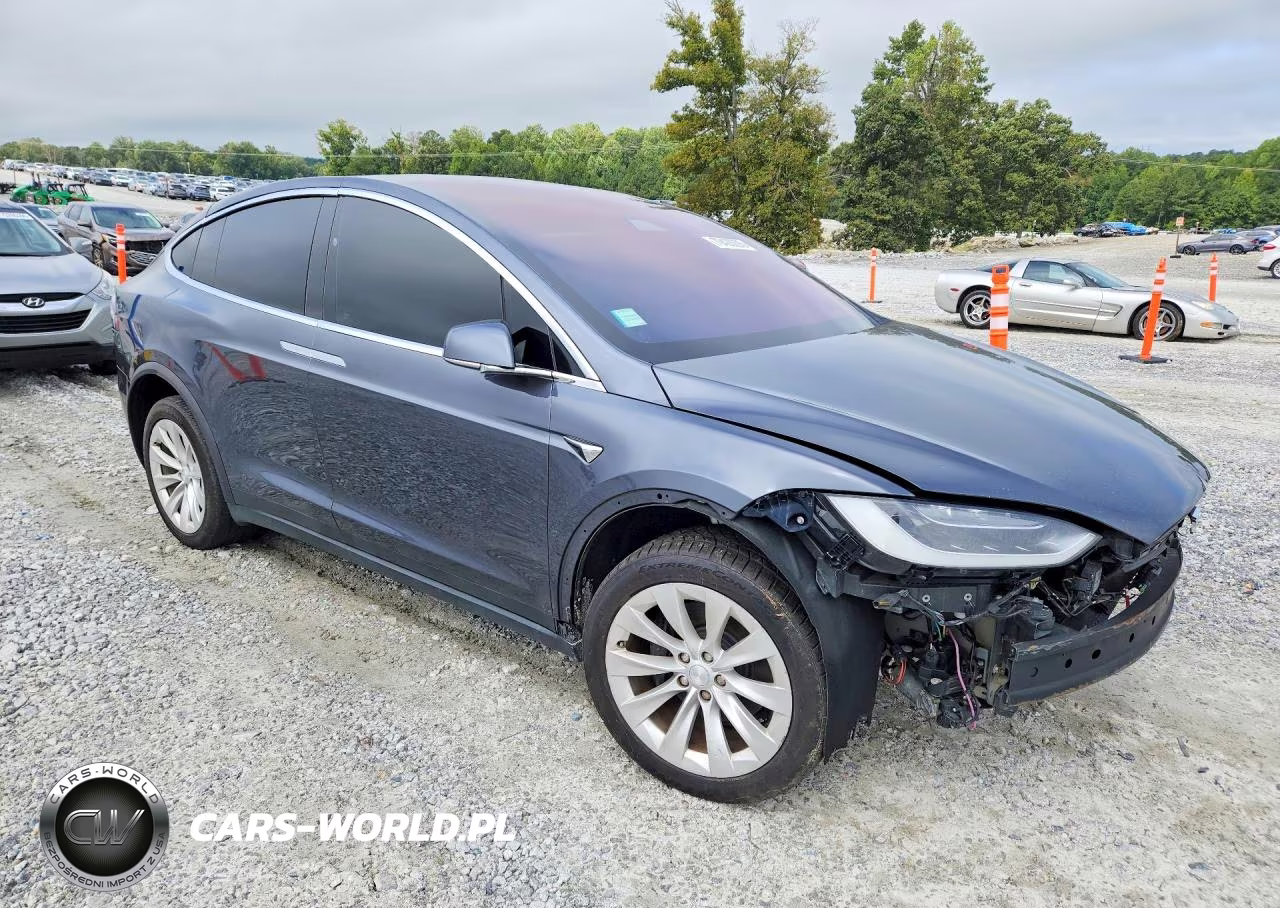 2018 Tesla Model X VIN:5YJXCDE23JF114147 - 4