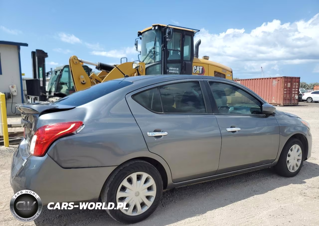 2018 Nissan Versa S VIN:3N1CN7AP6JL832484 - 3