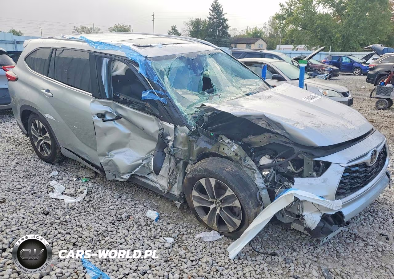 2022 Toyota Highlander Xle VIN:5TDGZRAH1NS539907 - 4