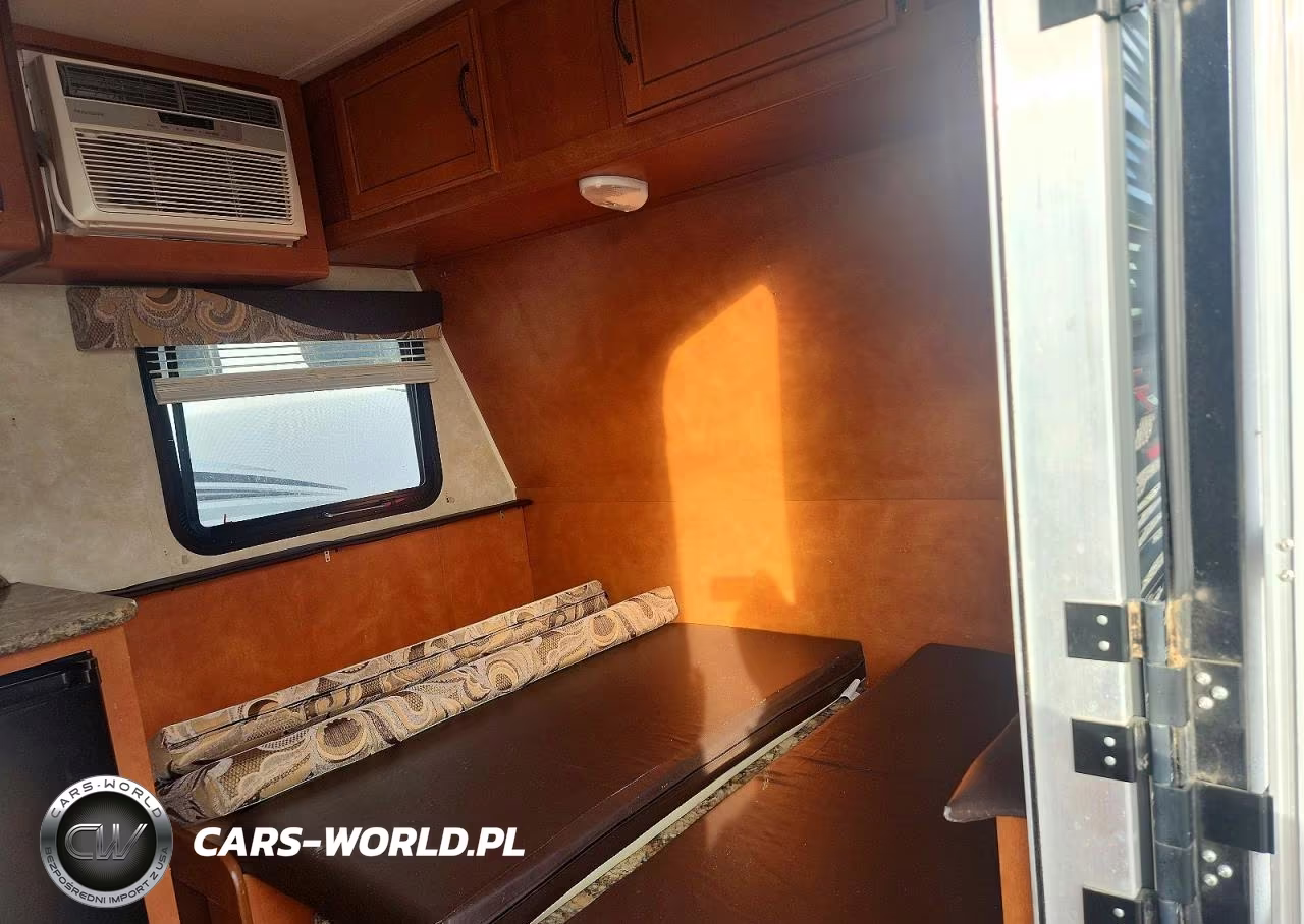 2015 Gulf Craft Inc. Gulf Stream Coach, Inc. VIN:1NL1GTF24F1117460 - 5