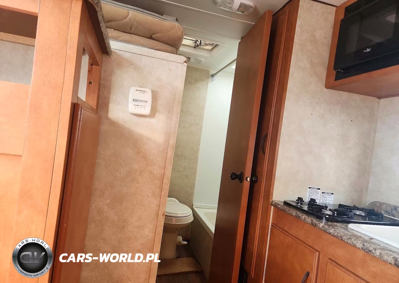 2015 Gulf Craft Inc. Gulf Stream Coach, Inc. VIN:1NL1GTF24F1117460 - 6