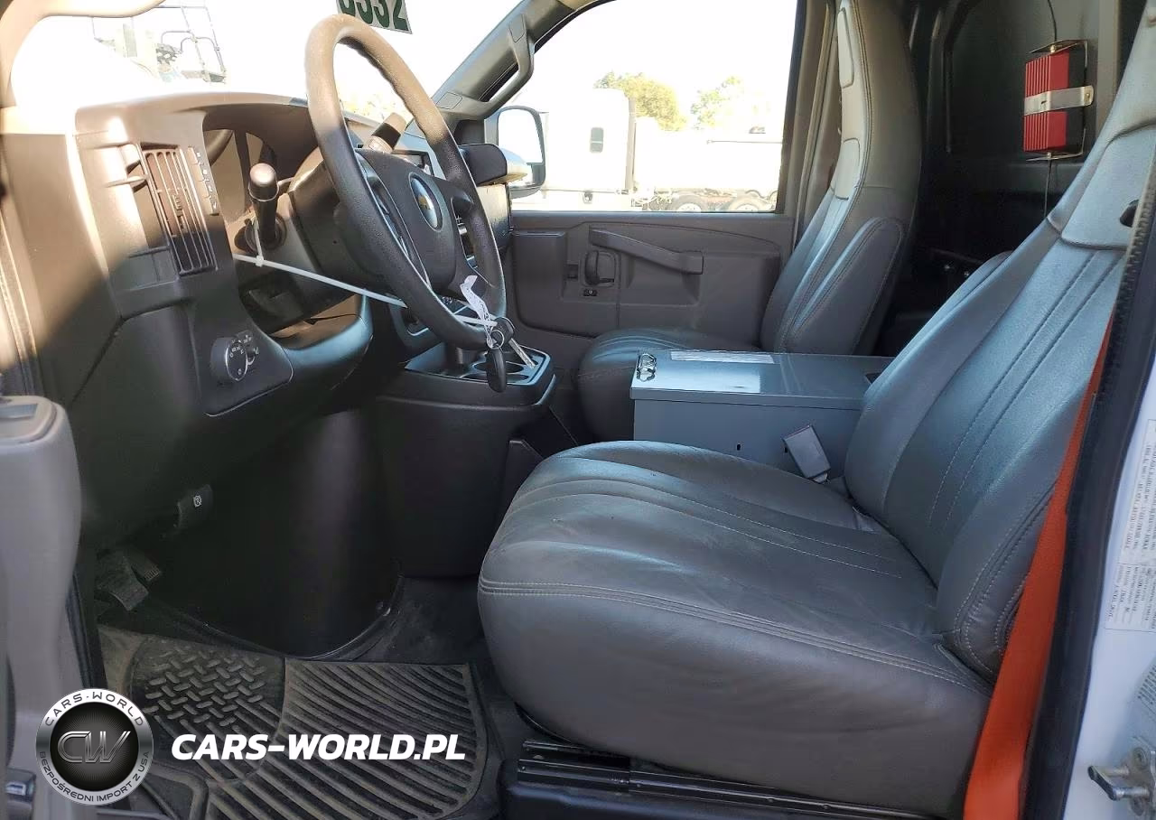 2020 Chevrolet Express G2500 VIN:1GCWGAFG4L1246516 - 7