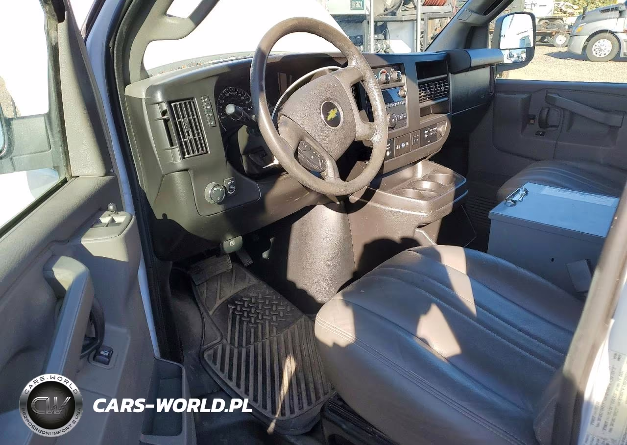 2020 Chevrolet Express G2500 VIN:1GCWGAFG4L1246516 - 8