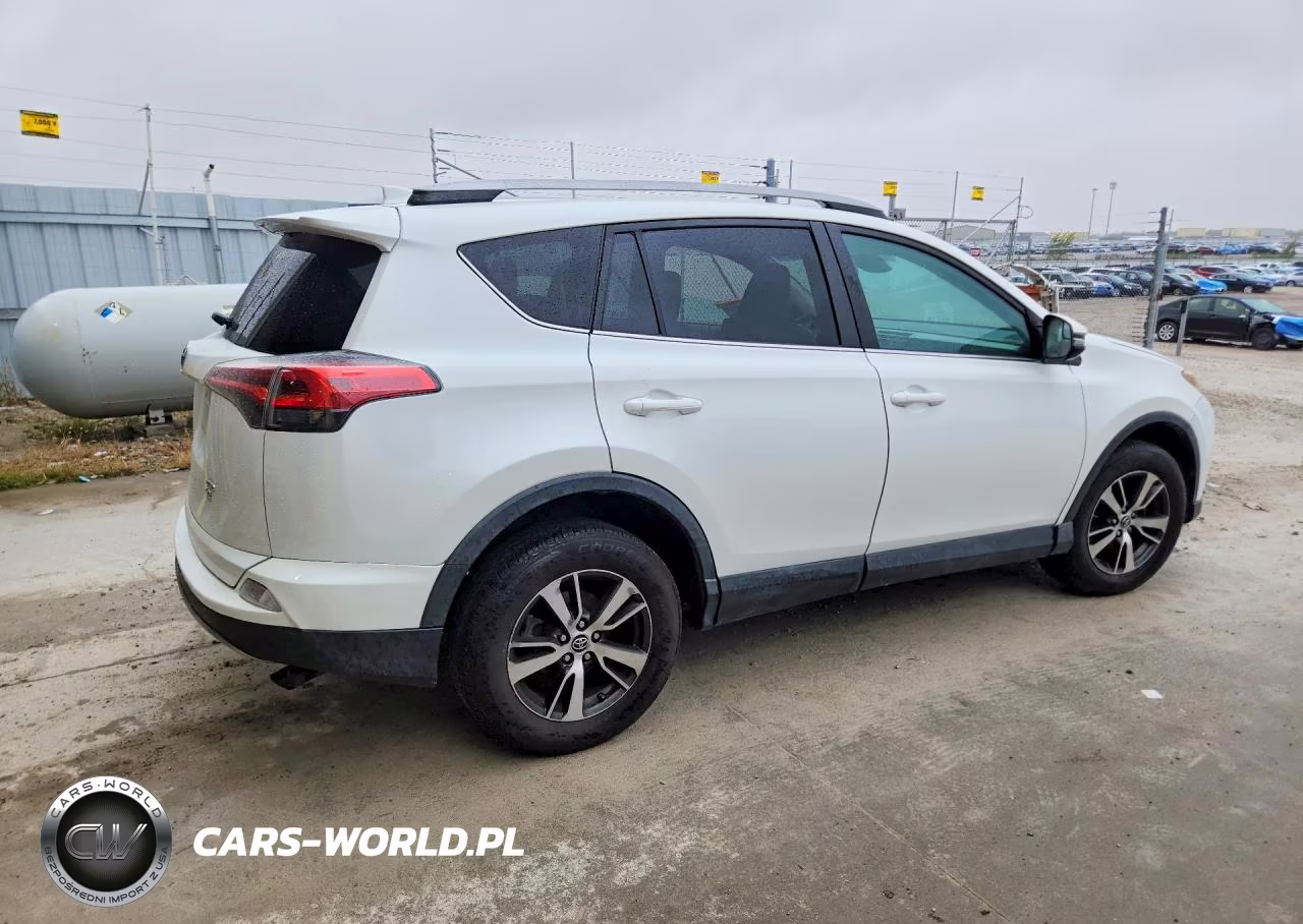 2017 Toyota Rav4 Xle VIN:2T3RFREV8HW556708 - 3