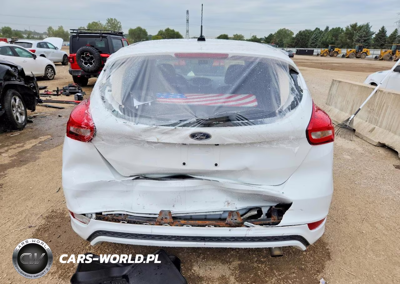 2016 Ford Focus Se VIN:1FADP3K2XGL229121 - 6