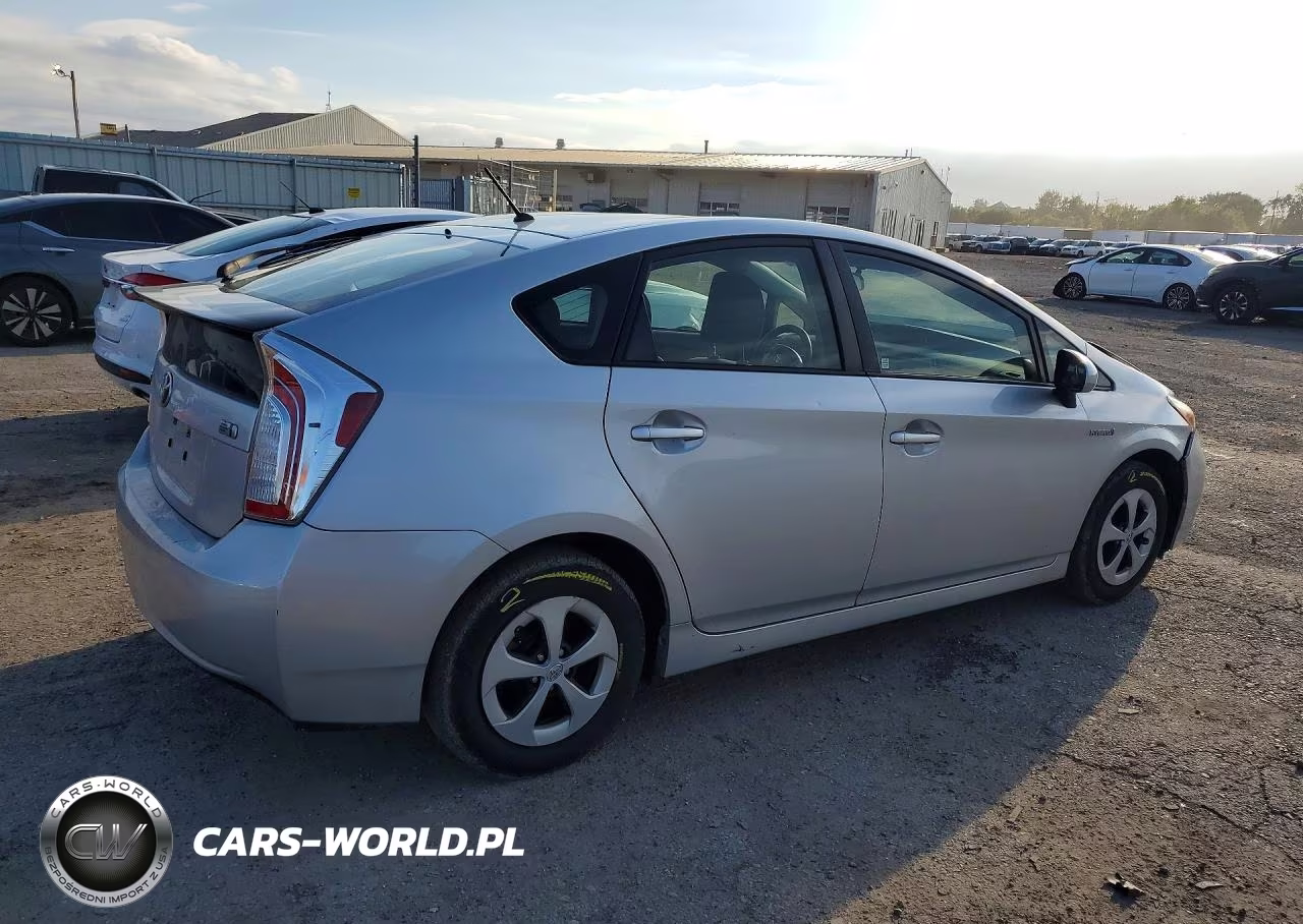 2014 Toyota Prius Two VIN:JTDKN3DU4E1774245 - 3