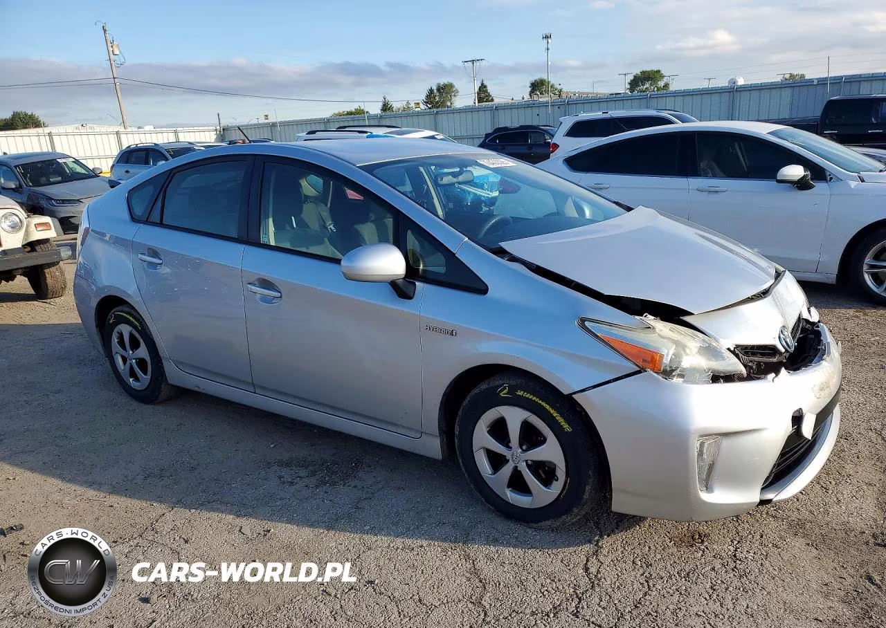 2014 Toyota Prius Two VIN:JTDKN3DU4E1774245 - 4