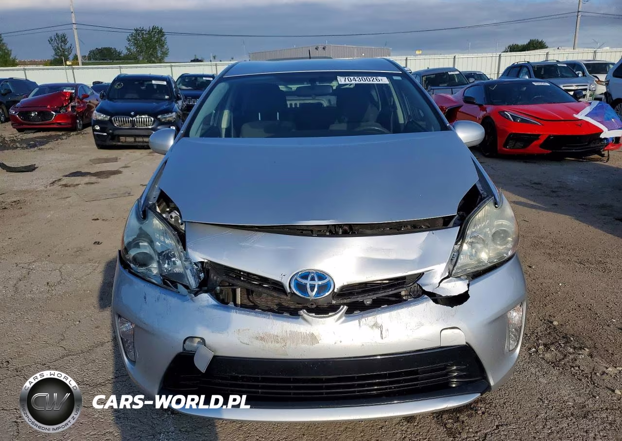 2014 Toyota Prius Two VIN:JTDKN3DU4E1774245 - 5