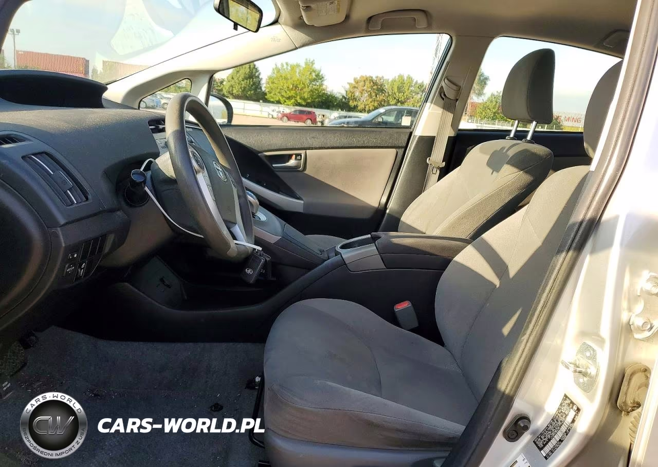 2014 Toyota Prius Two VIN:JTDKN3DU4E1774245 - 7