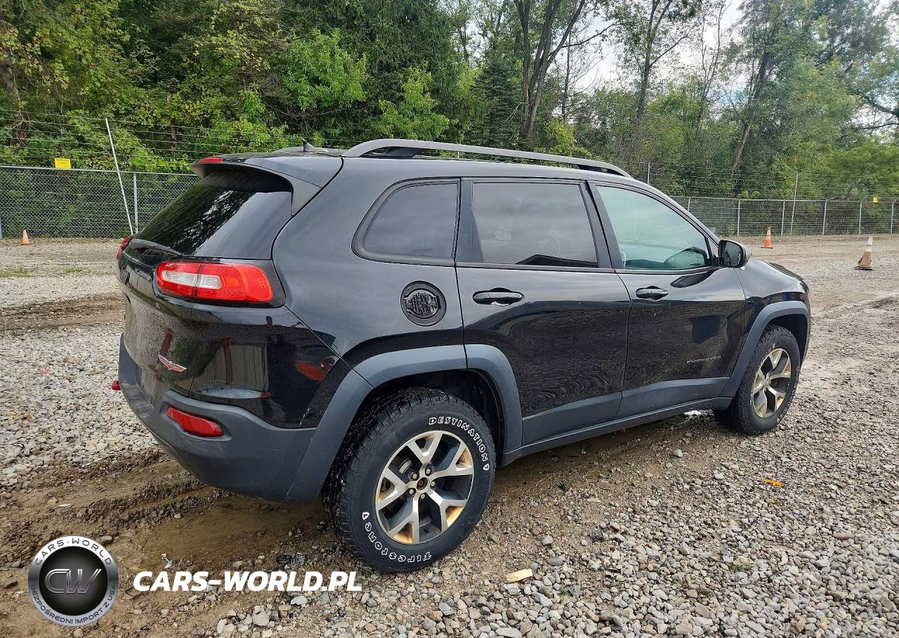 2015 Jeep Cherokee Trailhawk VIN:1C4PJMBB0FW601545 - 3