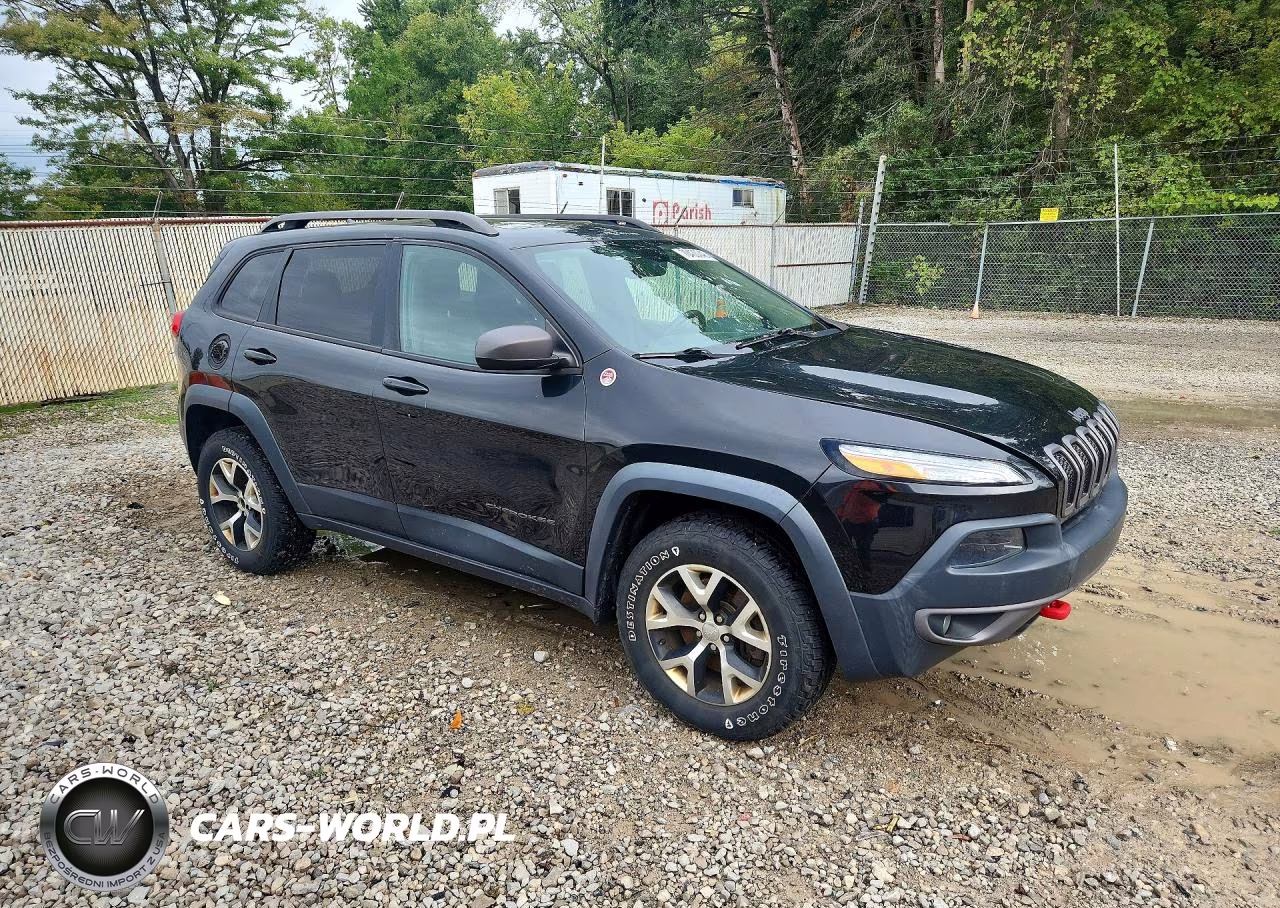 2015 Jeep Cherokee Trailhawk VIN:1C4PJMBB0FW601545 - 4