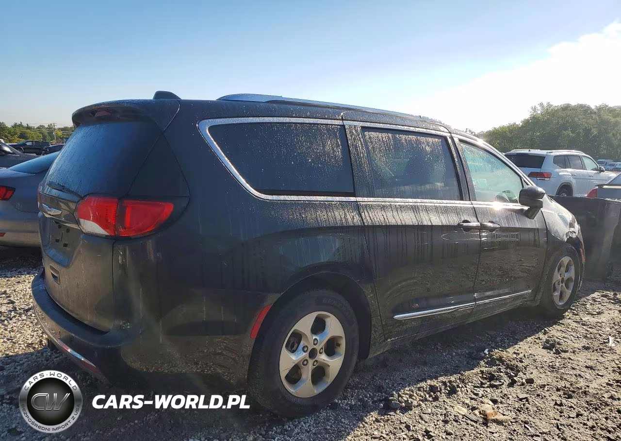 2017 Chrysler Pacifica VIN:2C4RC1EG9HR652787 - 3