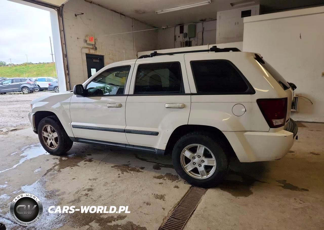 2007 Jeep Grand Cherokee Laredo VIN:1J8GR48KX7C692089 - 2