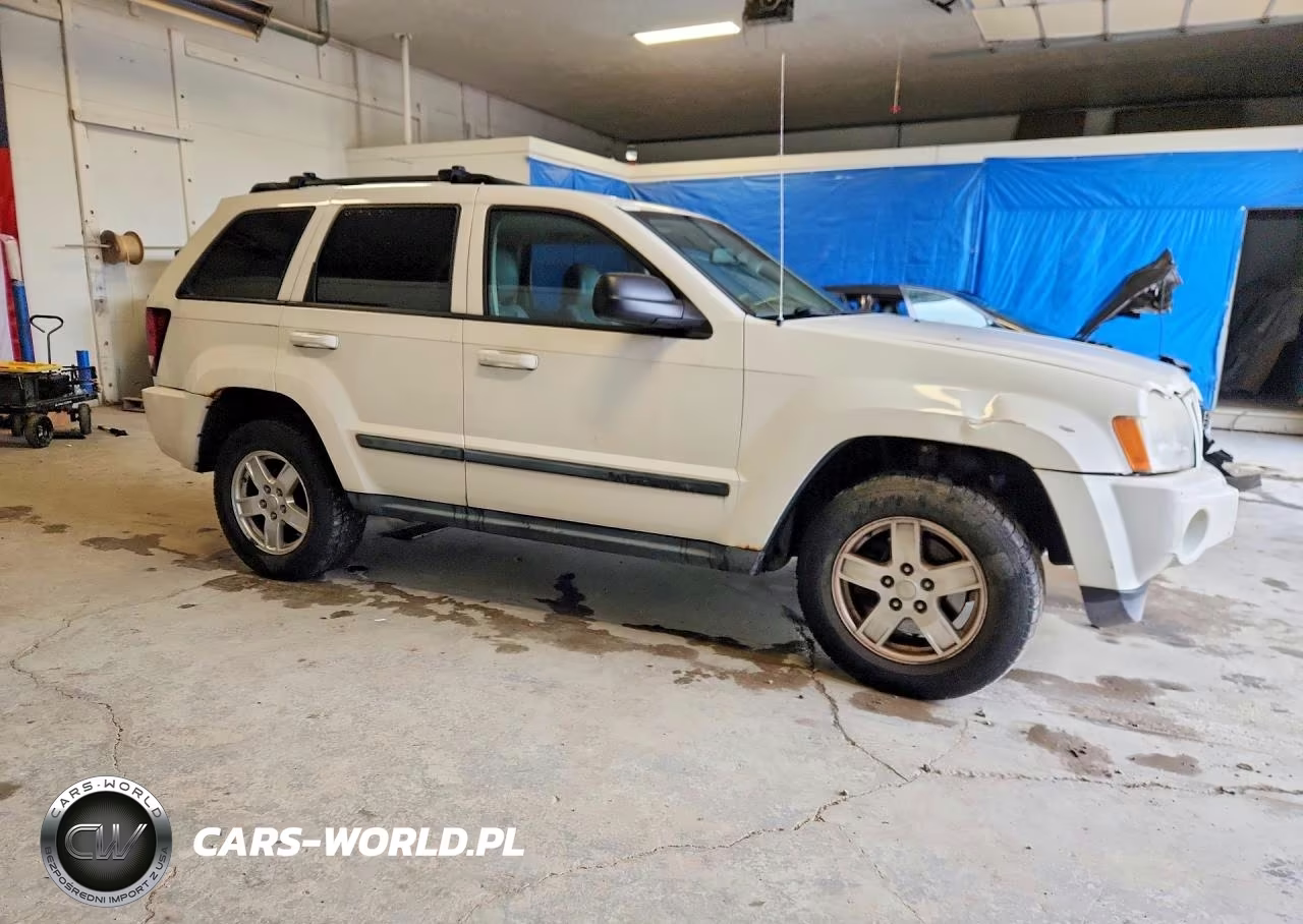 2007 Jeep Grand Cherokee Laredo VIN:1J8GR48KX7C692089 - 4