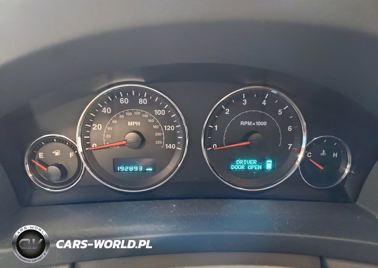2007 Jeep Grand Cherokee Laredo VIN:1J8GR48KX7C692089 - 9