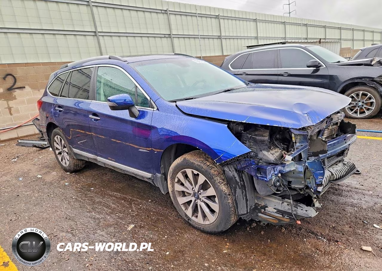 2017 Subaru Outback Touring VIN:4S4BSATC9H3358055 - 4