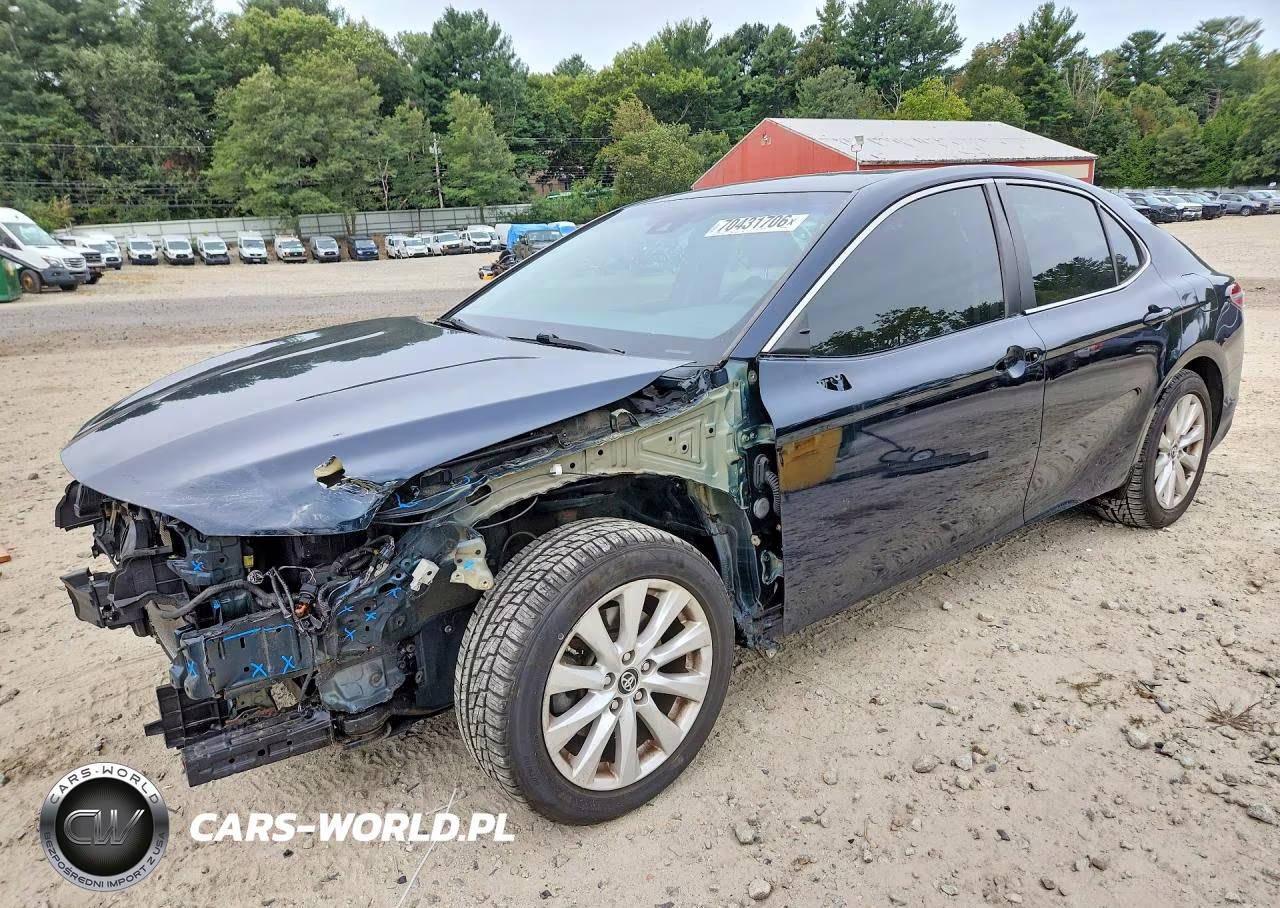 2019 Toyota Camry Le – zdjęcie 1 z 13