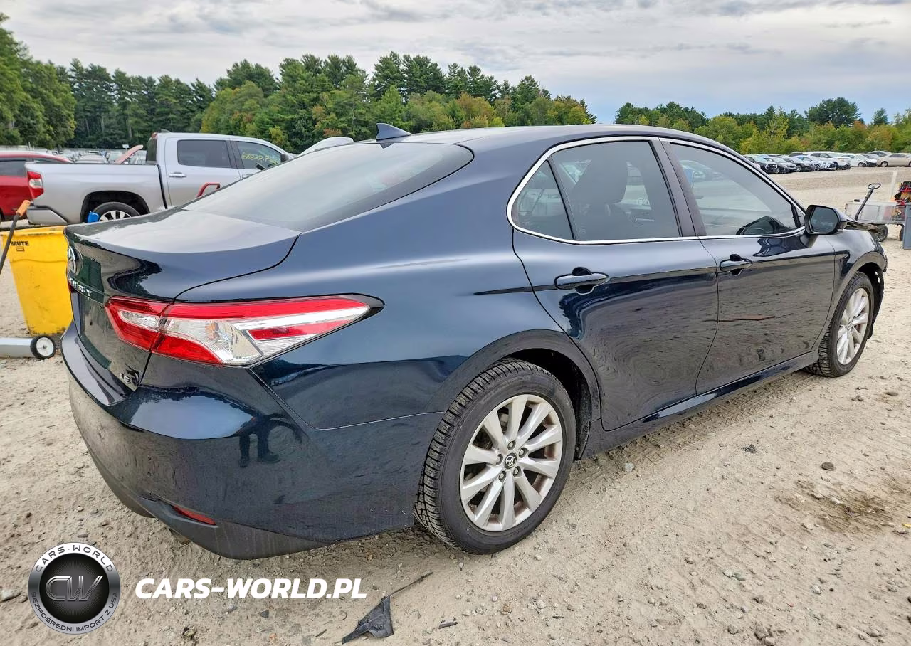 2019 Toyota Camry Le VIN:4T1B11HK4KU731684 - 3