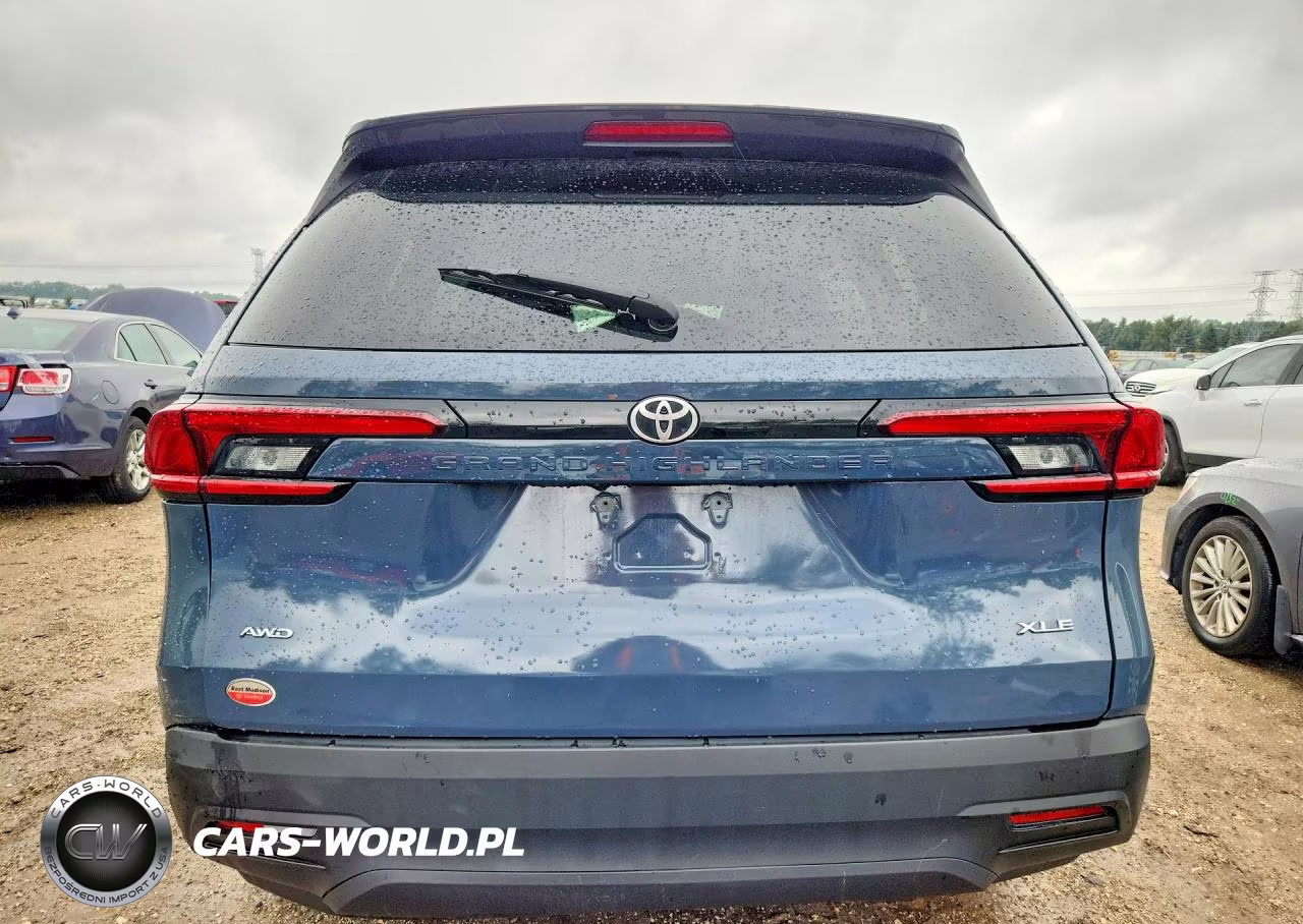 2025 Toyota Grand Highlander Xle VIN:5TDAAAB59SS083900 - 6