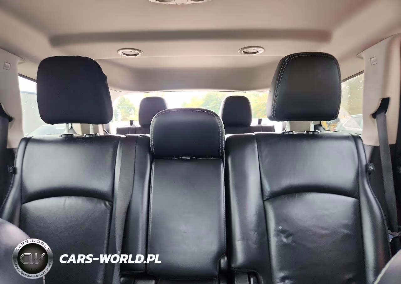 2018 Dodge Journey Crossroad VIN:3C4PDDGG7JT306016 - 10