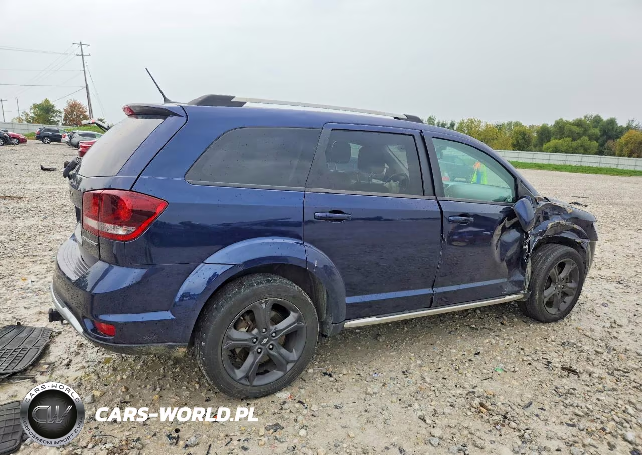 2018 Dodge Journey Crossroad VIN:3C4PDDGG7JT306016 - 3