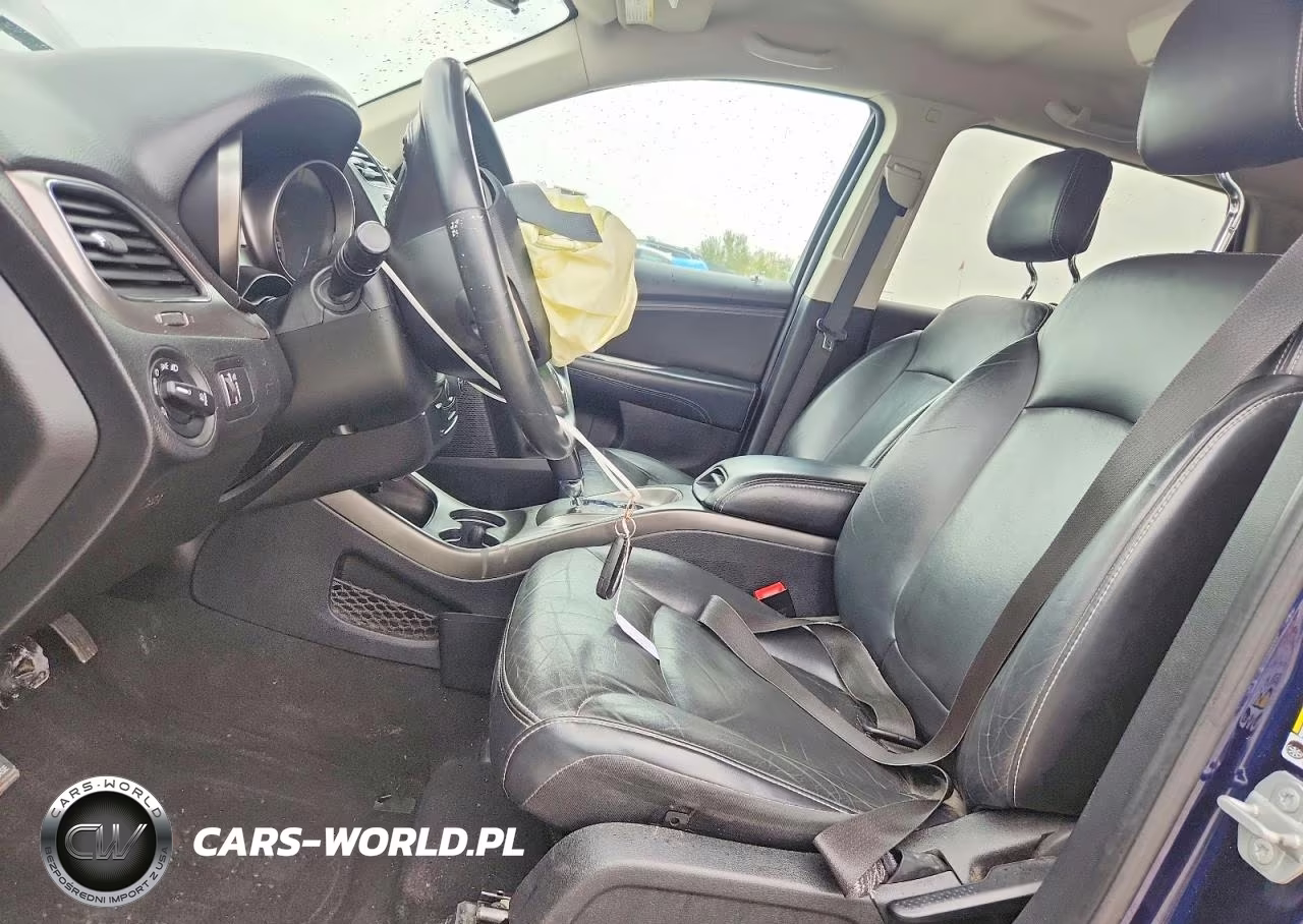 2018 Dodge Journey Crossroad VIN:3C4PDDGG7JT306016 - 7