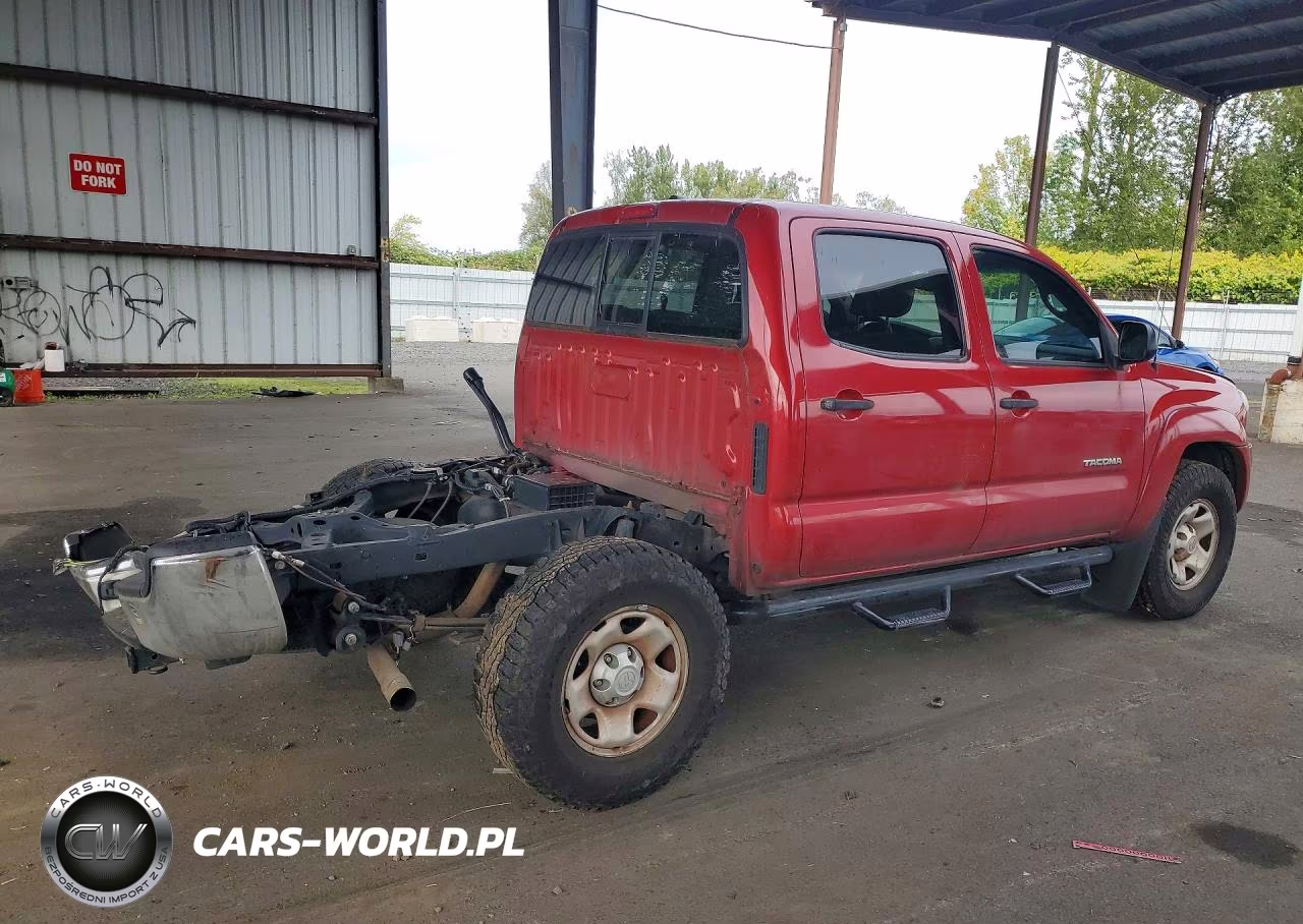 2011 Toyota Tacoma VIN:5TFJU4GN3BX012431 - 3