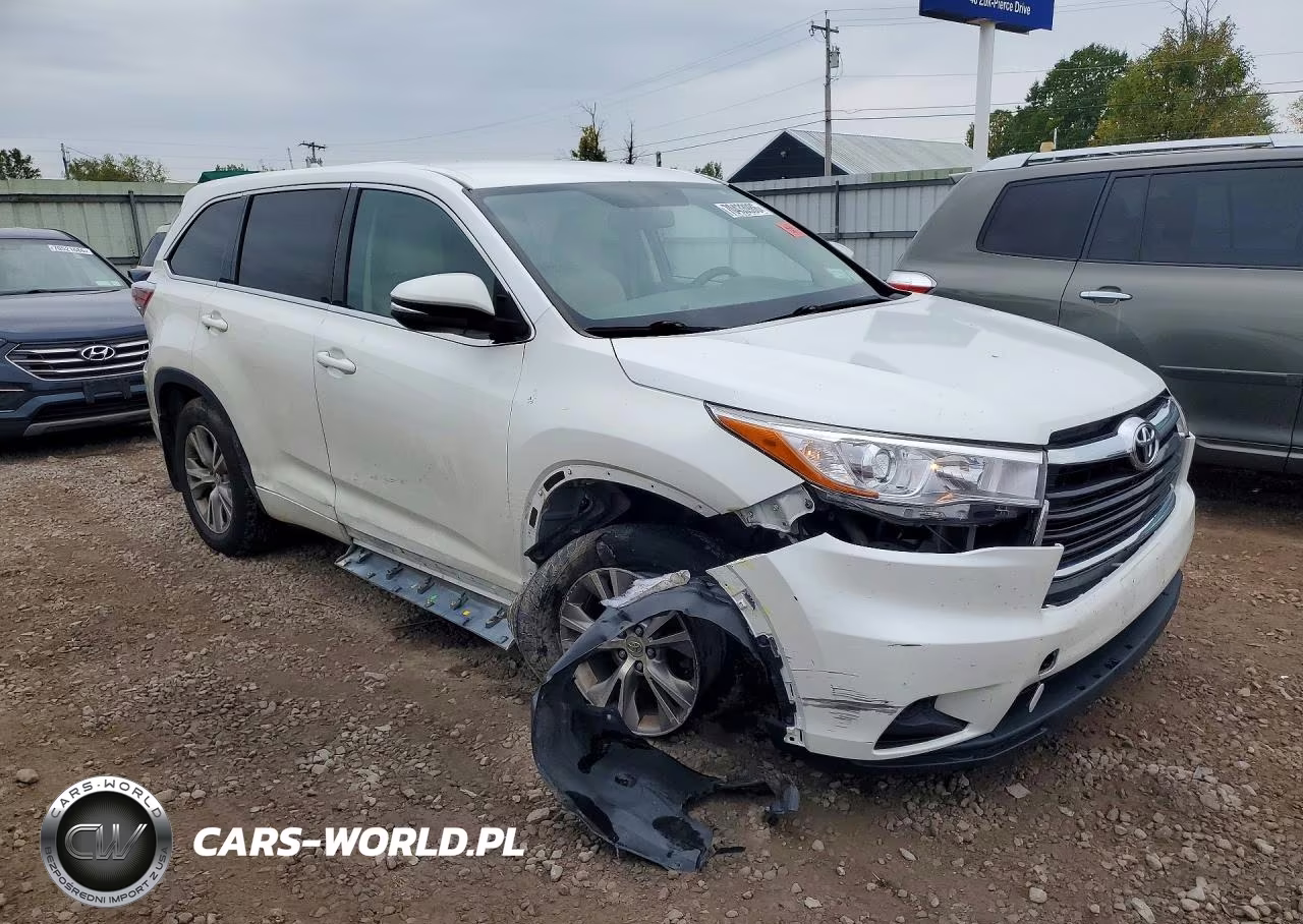 2015 Toyota Highlander Le Plus VIN:5TDBKRFH6FS206885 - 4
