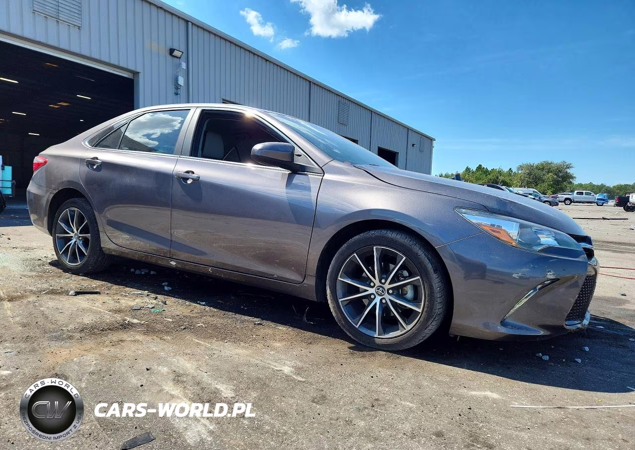 2016 Toyota Camry Xse VIN:4T1BF1FK8GU266726 - 4