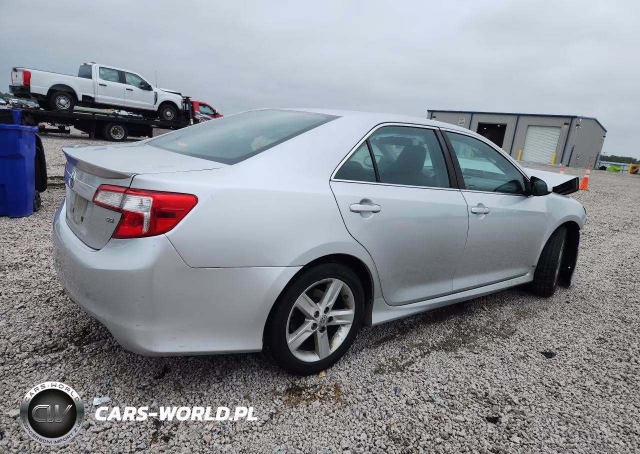 2014 Toyota Camry Se VIN:4T1BF1FK3EU425505 - 3
