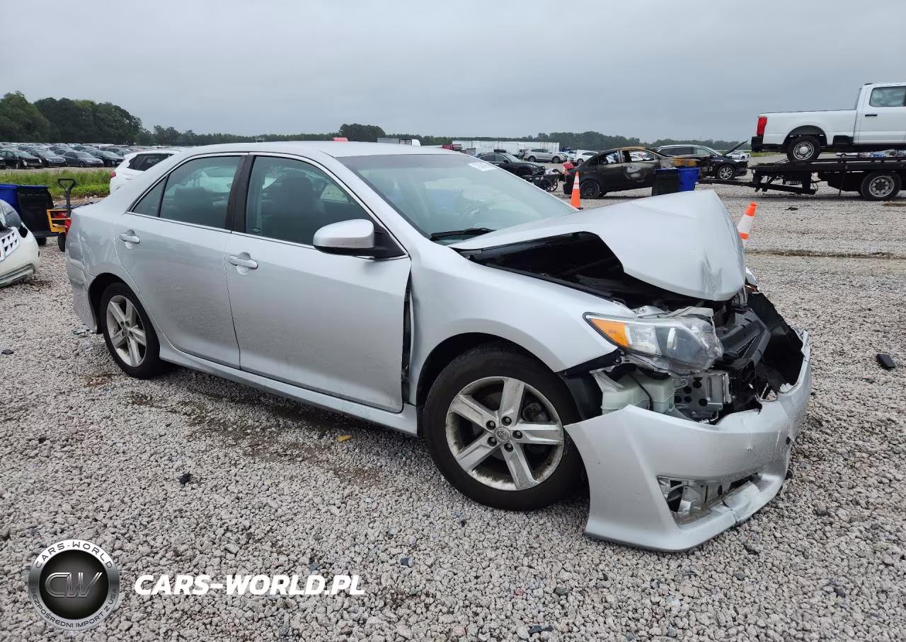 2014 Toyota Camry Se VIN:4T1BF1FK3EU425505 - 4