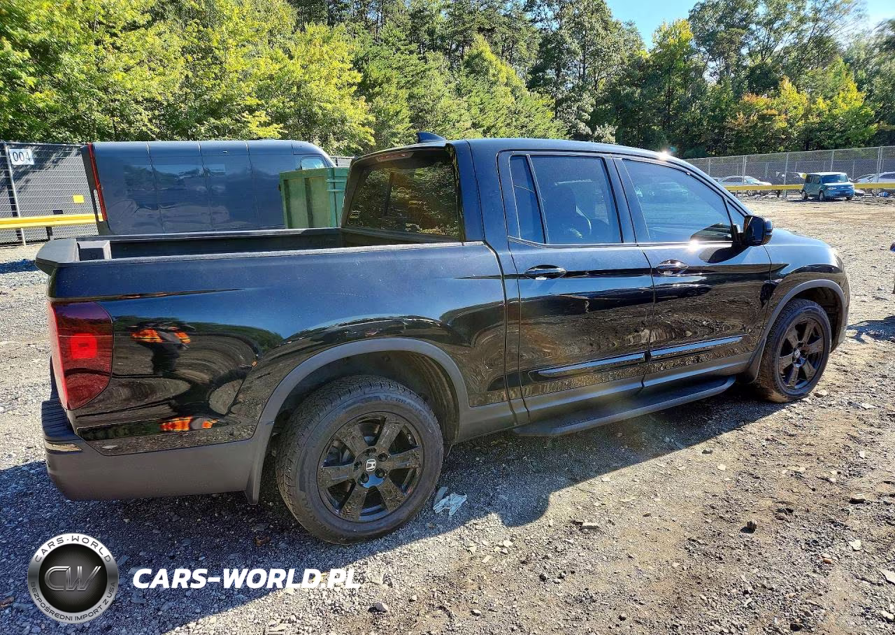 2017 Honda Ridgeline Black Edition VIN:5FPYK3F85HB026626 - 3