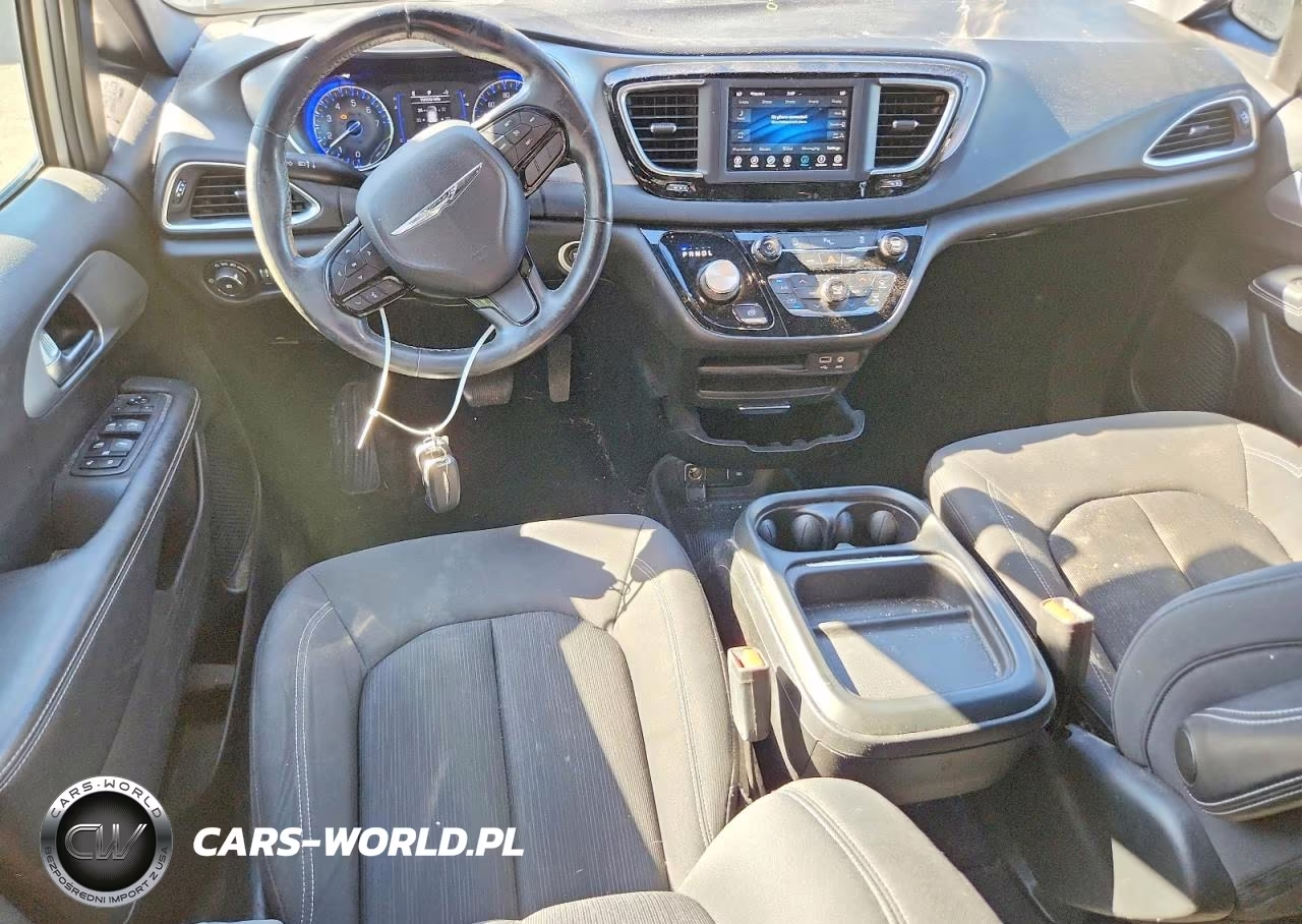 2019 Chrysler Pacifica Touring Plus VIN:2C4RC1FG1KR681402 - 8