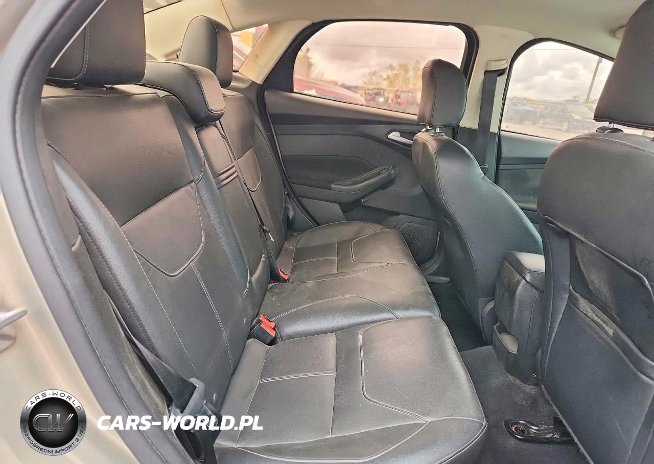 2015 Ford Focus Se VIN:1FADP3F25FL287212 - 10