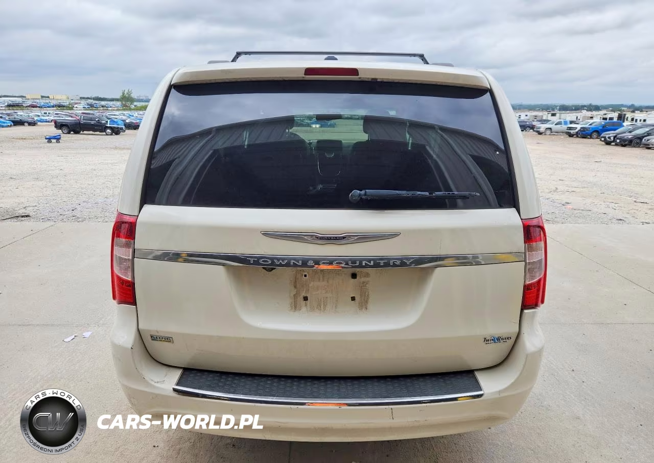 2013 Chrysler Town & Country Touring VIN:2C4RC1BG0DR554844 - 6