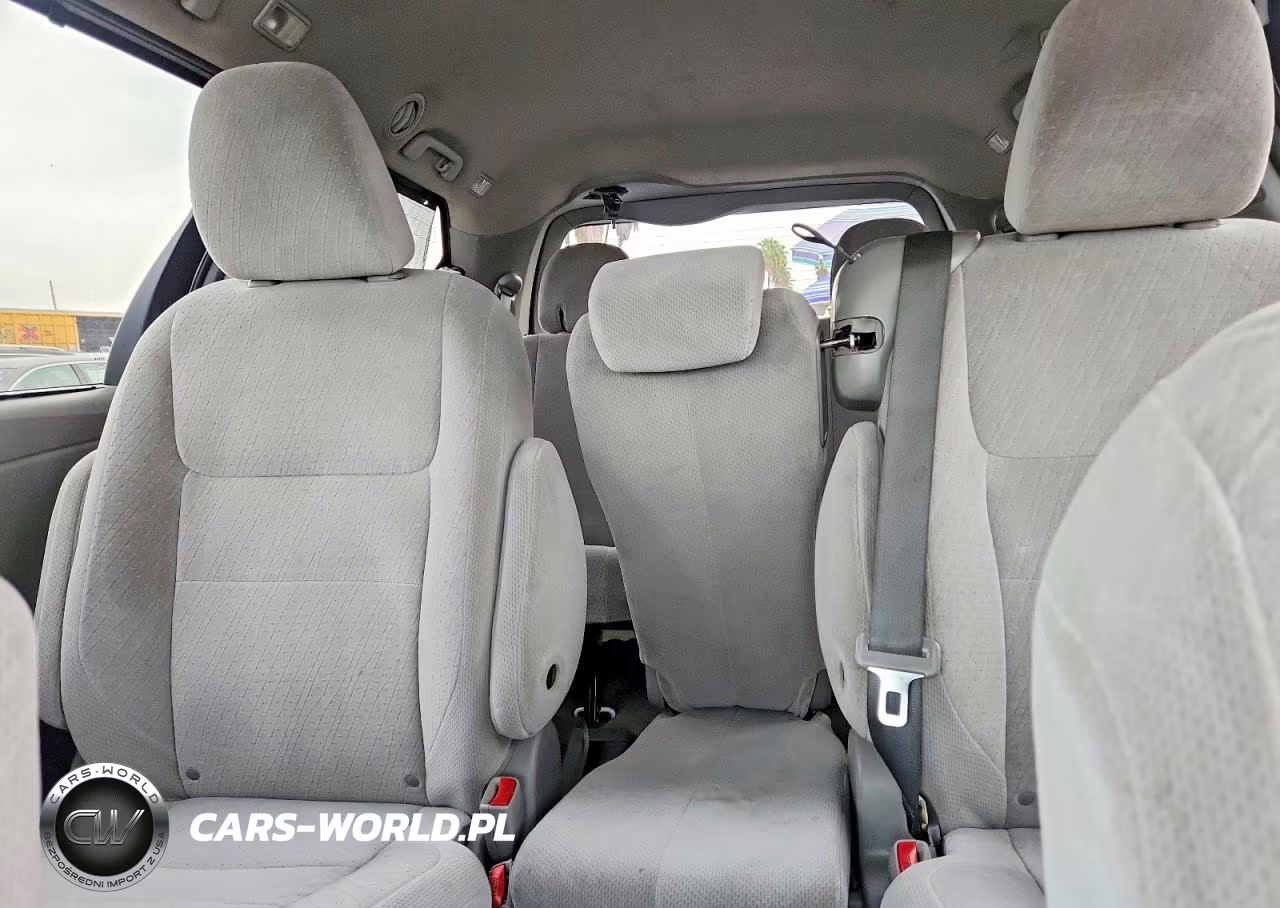 2015 Toyota Sienna Le VIN:5TDKK3DC7FS608984 - 10
