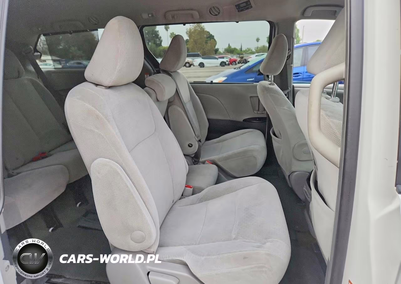 2015 Toyota Sienna Le VIN:5TDKK3DC7FS608984 - 11