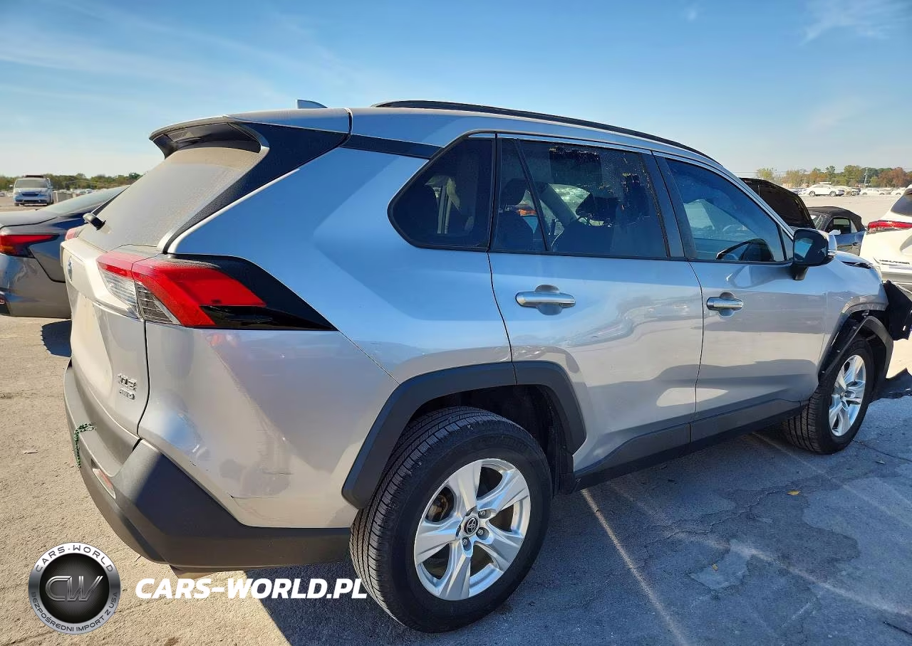 2021 Toyota Rav4 Xle VIN:2T3P1RFV9MW194709 - 3