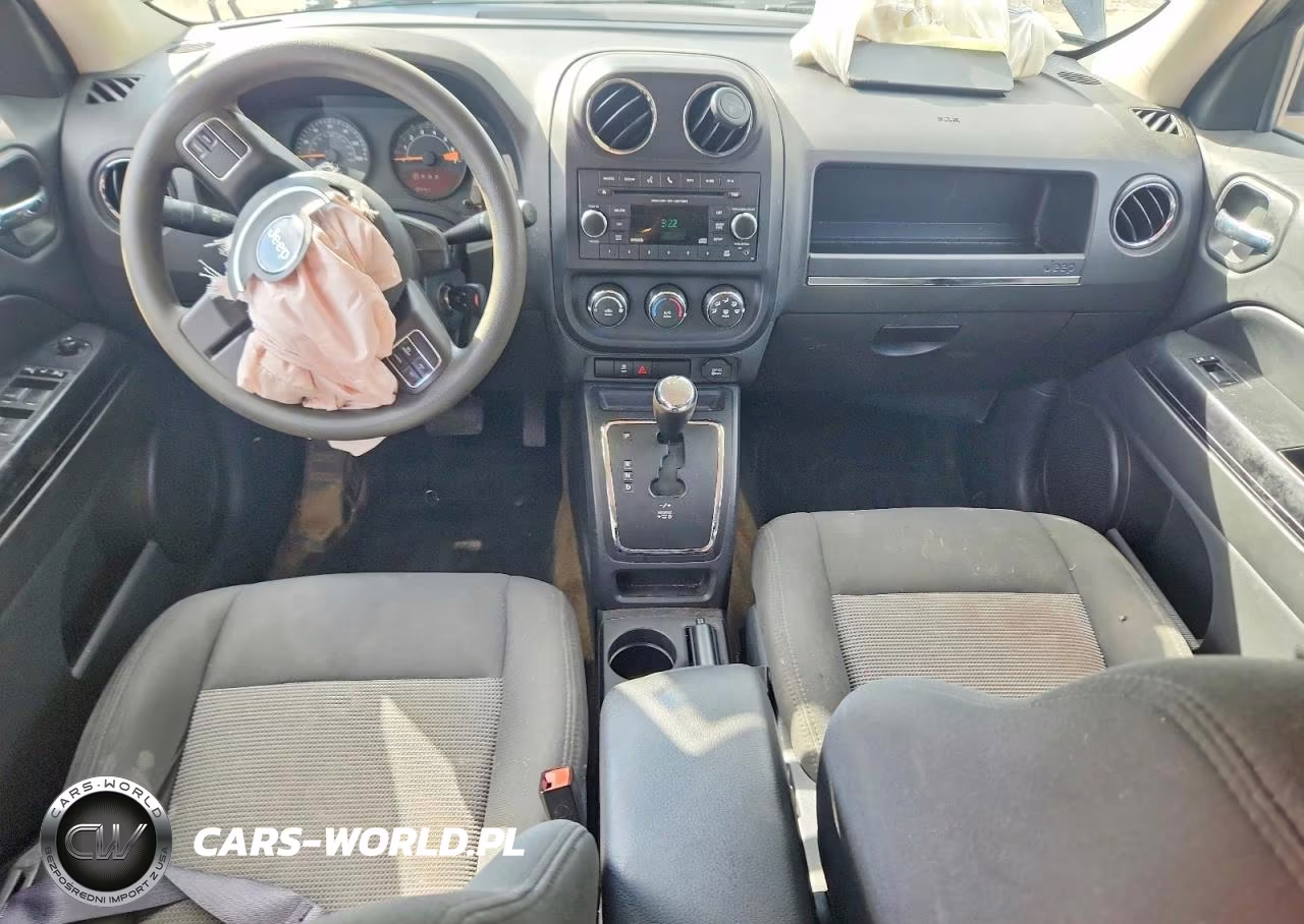 2017 Jeep Patriot Sport VIN:1C4NJRBBXHD106000 - 8