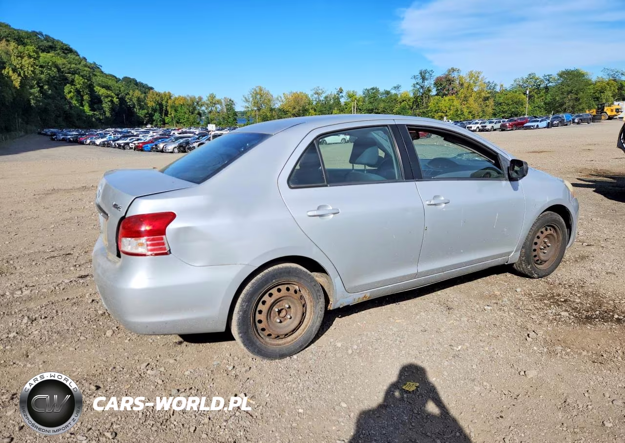 2010 Toyota Yaris Base VIN:JTDBT4K3XA1361357 - 3