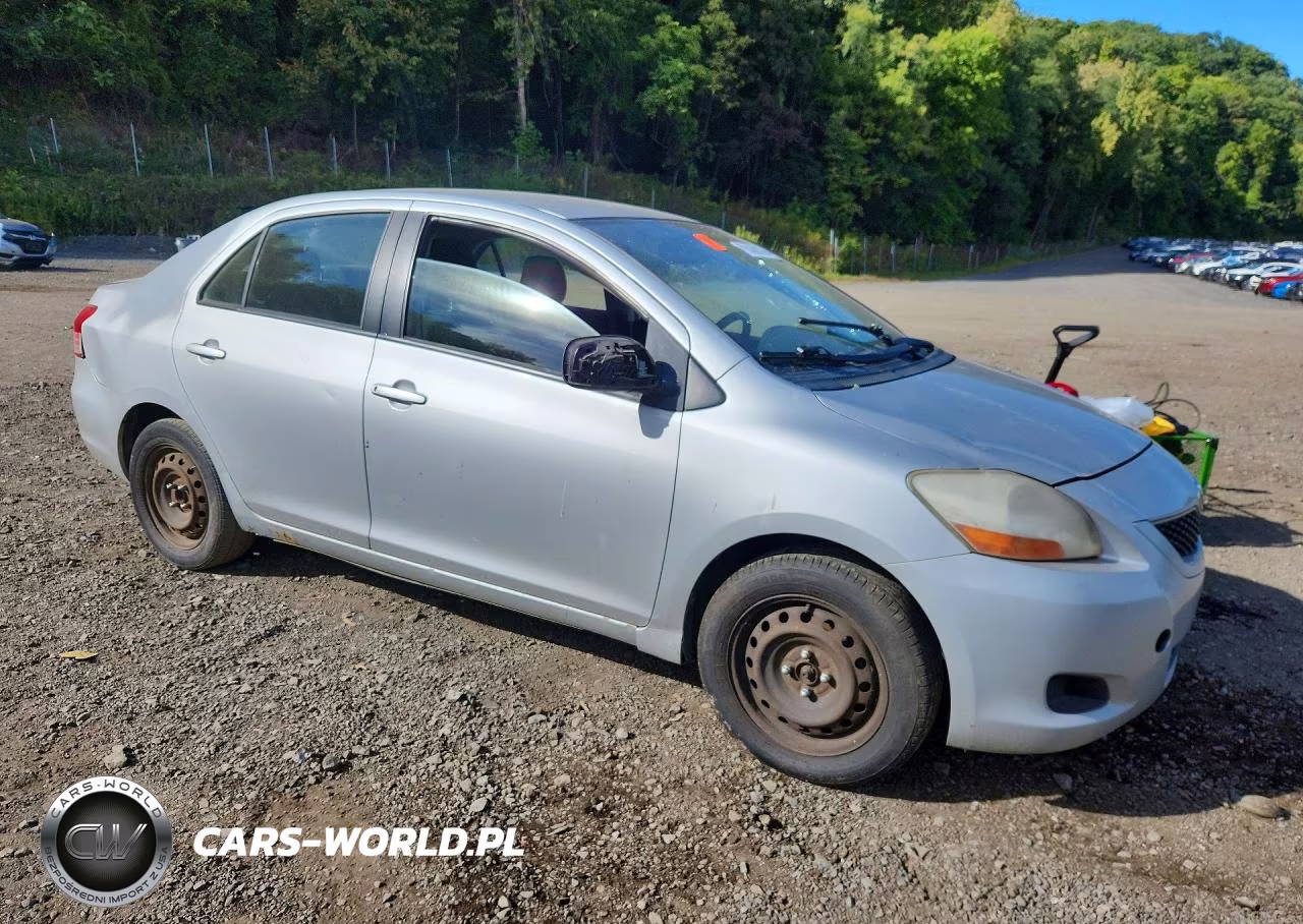 2010 Toyota Yaris Base VIN:JTDBT4K3XA1361357 - 4