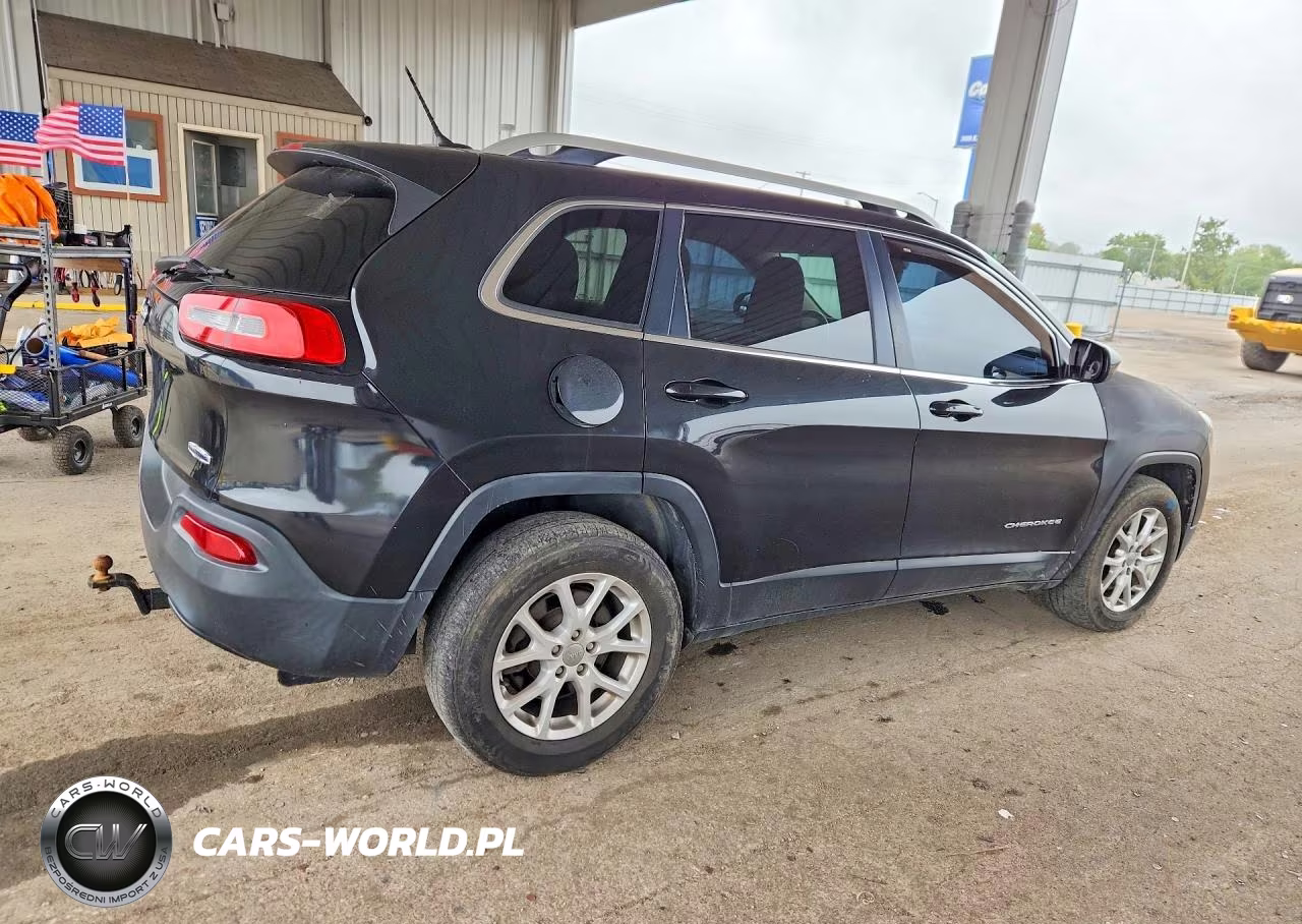 2015 Jeep Cherokee Latitude VIN:1C4PJMCB1FW665544 - 3