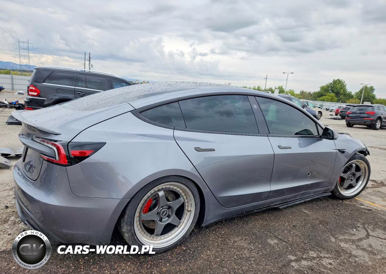2025 Tesla Model 3 VIN:5YJ3E1ET9SF938686 - 3