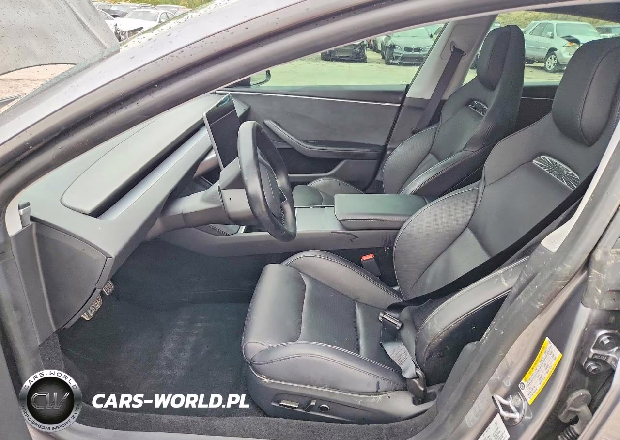 2025 Tesla Model 3 VIN:5YJ3E1ET9SF938686 - 7