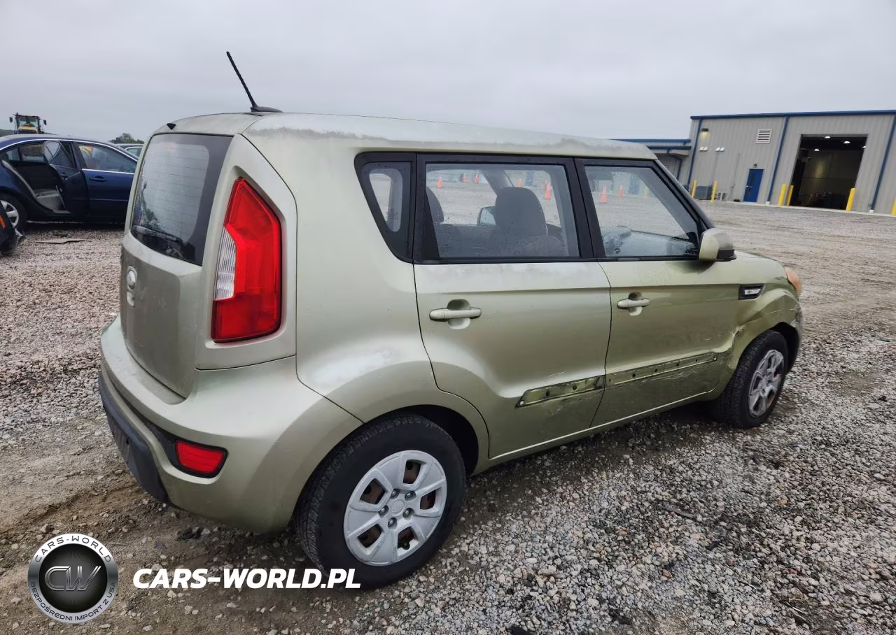 2013 Kia Soul Base VIN:KNDJT2A53D7528114 - 3
