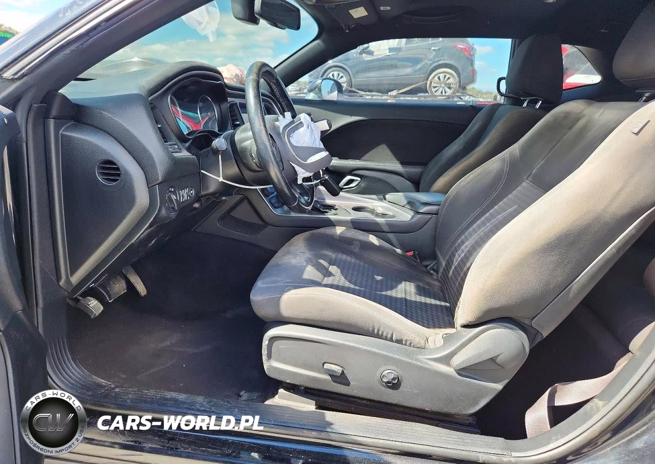 2019 Dodge Challenger Sxt VIN:2C3CDZAG4KH505785 - 7