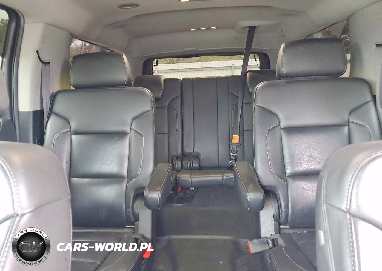 2018 Chevrolet Suburban K1500 Premier VIN:1GNSKJKC3JR151211 - 10