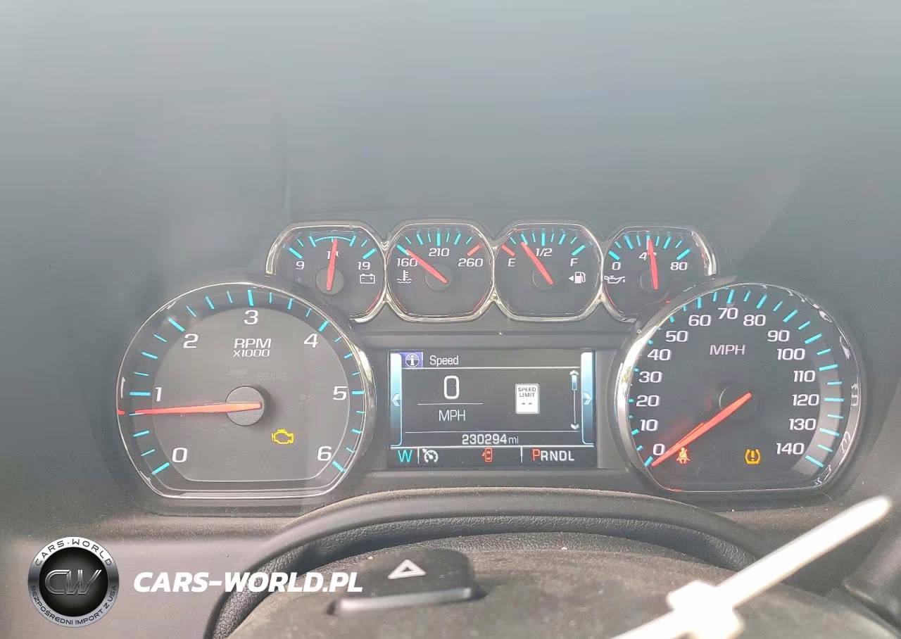 2018 Chevrolet Suburban K1500 Premier VIN:1GNSKJKC3JR151211 - 9